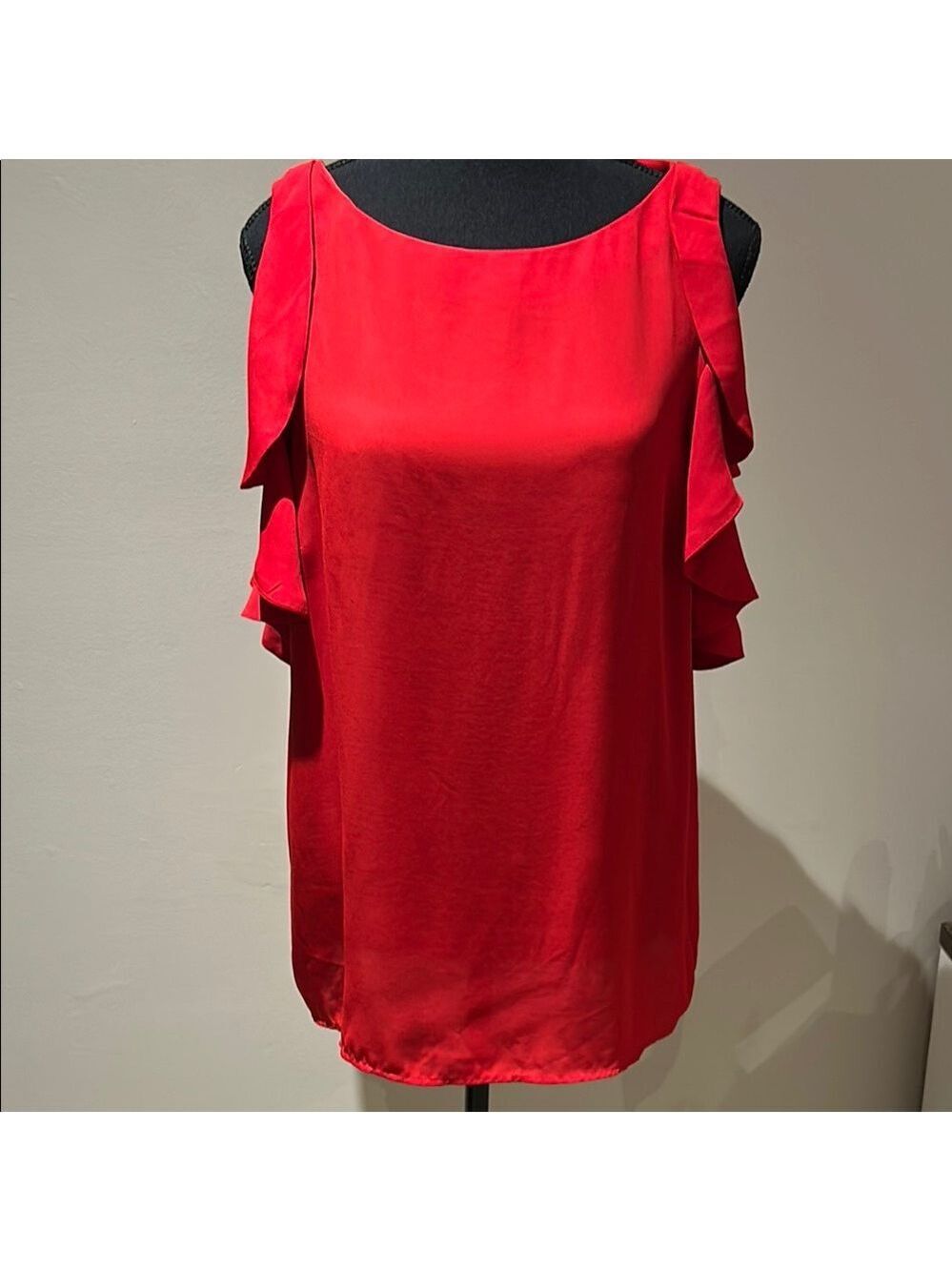 Elegant Red sleeveless blouse from Banana Republic